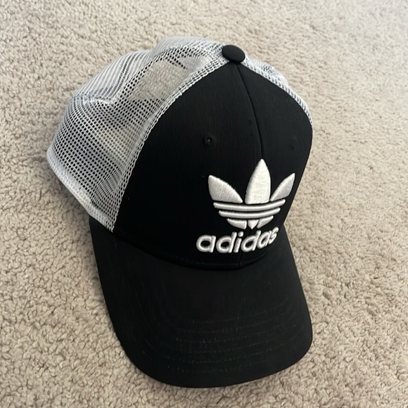Adidas PRE-CURVED TRUCKER HAT - Picture 4 of 7